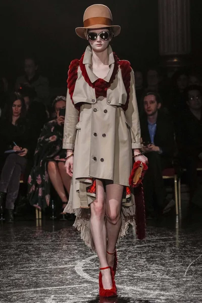 Look 14